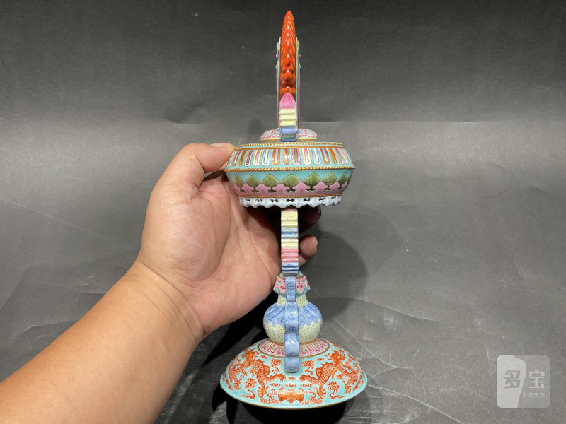 清乾隆 御制绿地洋彩描金八吉祥供器 - 图3